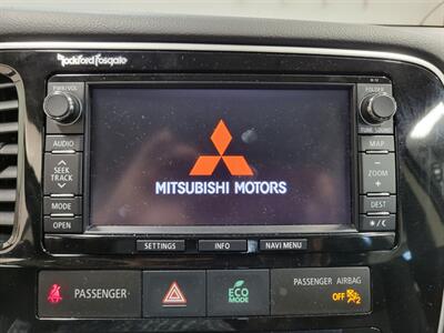 2015 Mitsubishi Outlander SE   - Photo 17 - Ephrata, PA 17522