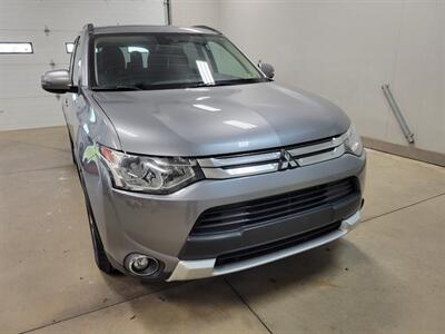 2015 Mitsubishi Outlander SE   - Photo 13 - Ephrata, PA 17522