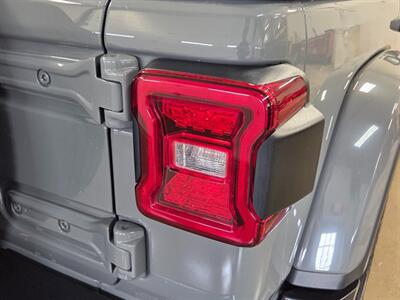 2022 Jeep Wrangler Unlimited Sahara   - Photo 13 - Ephrata, PA 17522