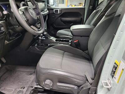 2023 Jeep Wrangler Oscar Mike  Summit Seeker - Photo 30 - Ephrata, PA 17522
