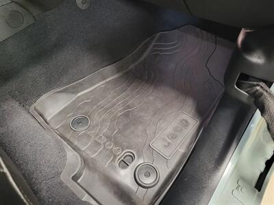 2023 Jeep Wrangler Oscar Mike  Summit Seeker - Photo 52 - Ephrata, PA 17522