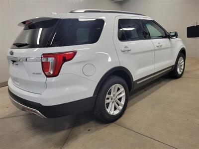 2016 Ford Explorer XLT   - Photo 8 - Ephrata, PA 17522