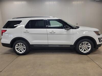 2016 Ford Explorer XLT   - Photo 9 - Ephrata, PA 17522