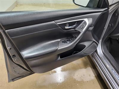 2018 Nissan Altima 2.5 SR   - Photo 17 - Ephrata, PA 17522