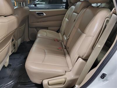 2016 Nissan Pathfinder SL V6   - Photo 20 - Ephrata, PA 17522