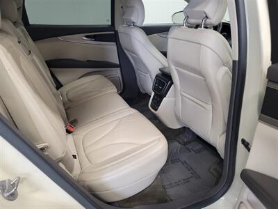 2016 Lincoln MKX Reserve   - Photo 25 - Ephrata, PA 17522