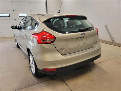 2016 Ford Focus SE   - Photo 5 - Ephrata, PA 17522