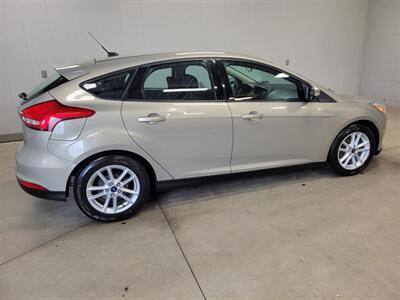 2016 Ford Focus SE   - Photo 8 - Ephrata, PA 17522