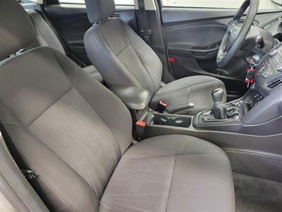 2016 Ford Focus SE   - Photo 18 - Ephrata, PA 17522