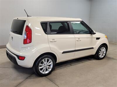 2013 Kia Soul +   - Photo 7 - Ephrata, PA 17522