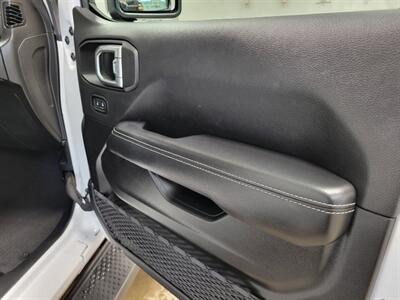 2022 Jeep Wrangler Unlimited Sahara  Summit Seeker - Photo 62 - Ephrata, PA 17522