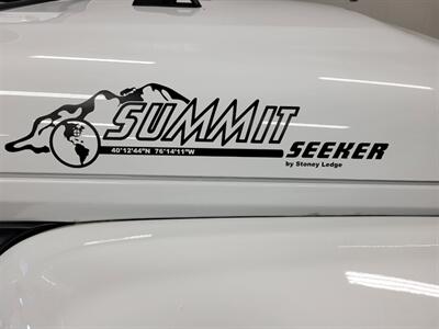 2022 Jeep Wrangler Unlimited Sahara  Summit Seeker - Photo 32 - Ephrata, PA 17522