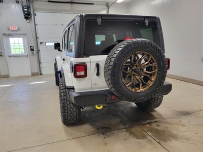 2022 Jeep Wrangler Unlimited Sahara  Summit Seeker - Photo 7 - Ephrata, PA 17522
