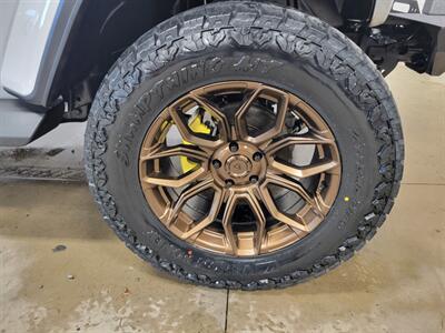 2022 Jeep Wrangler Unlimited Sahara  Summit Seeker - Photo 16 - Ephrata, PA 17522