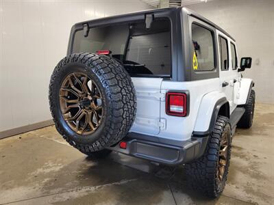 2022 Jeep Wrangler Unlimited Sahara  Summit Seeker - Photo 8 - Ephrata, PA 17522