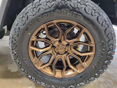 2022 Jeep Wrangler Unlimited Sahara  Summit Seeker - Photo 20 - Ephrata, PA 17522