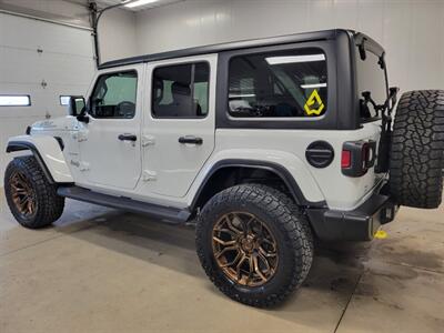 2022 Jeep Wrangler Unlimited Sahara  Summit Seeker - Photo 5 - Ephrata, PA 17522