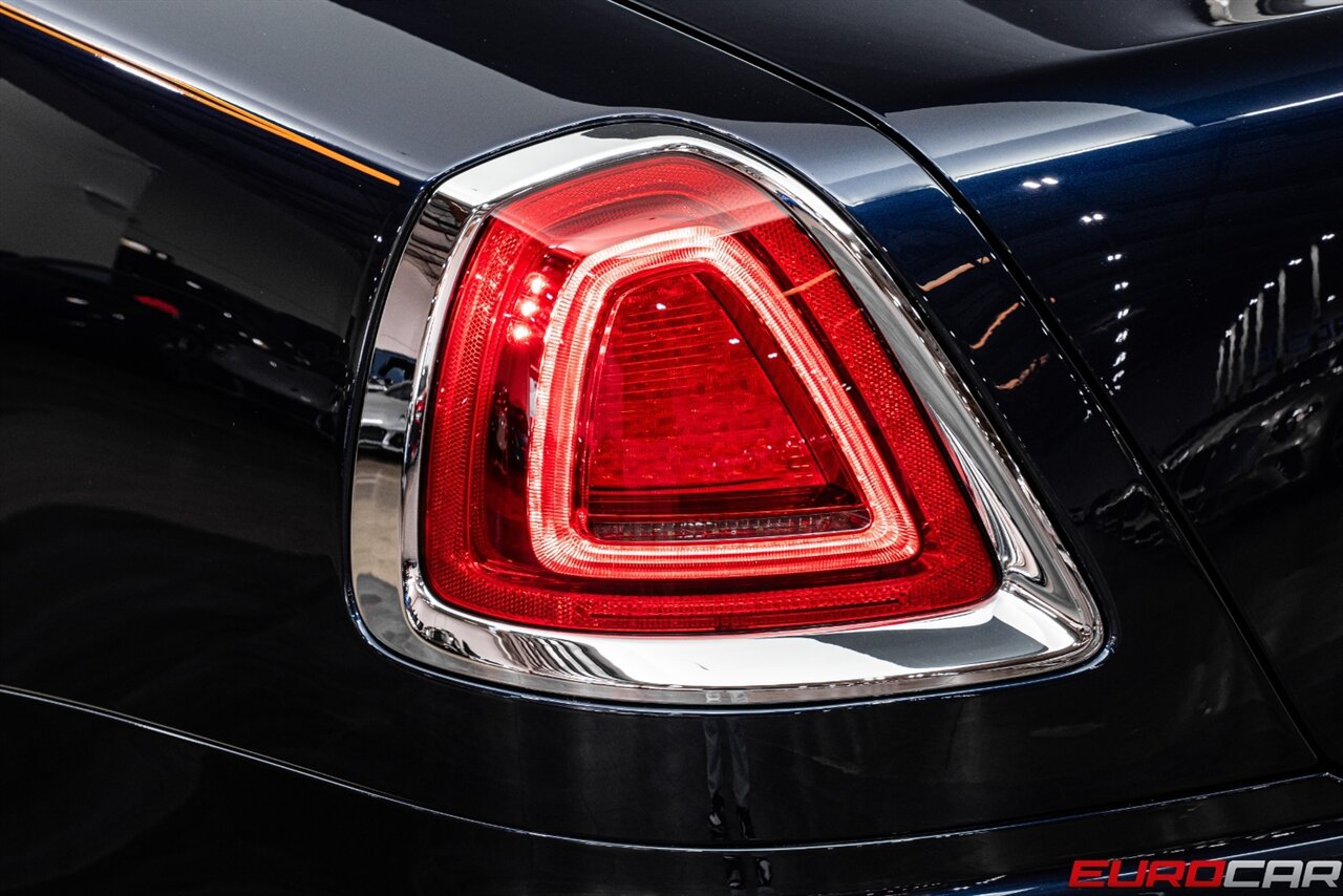 2019 Rolls-Royce Dawn *TRI-COLOR BESPOKE INTERIOR * IMMACULATE CONDITION* - Photo 20 - Costa Mesa, CA 92626