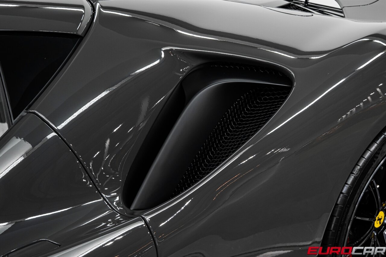 2023 Ferrari SF90 Stradale  *SUSPENSION LIFT * CARBON RACING SEATS* - Photo 18 - Costa Mesa, CA 92626