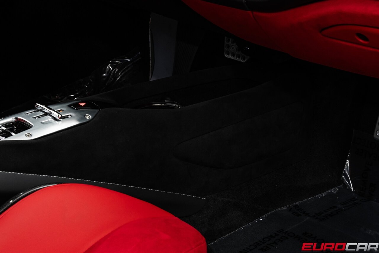 2023 Ferrari SF90 Stradale  *SUSPENSION LIFT * CARBON RACING SEATS* - Photo 43 - Costa Mesa, CA 92626