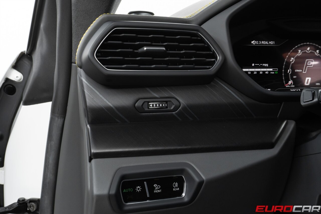 2022 Lamborghini Urus *23 " WHEELS * COMFORT SEAT PACKAGE* - Photo 25 - Costa Mesa, CA 92626