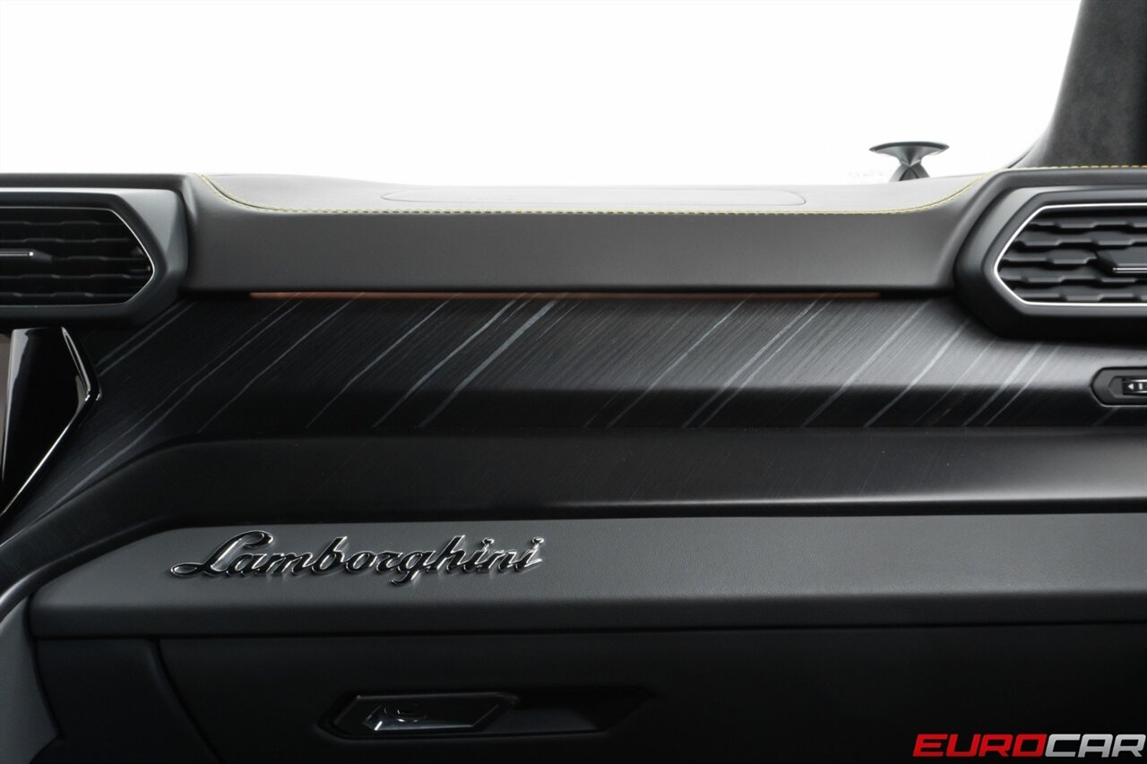 2022 Lamborghini Urus *23 " WHEELS * COMFORT SEAT PACKAGE* - Photo 32 - Costa Mesa, CA 92626