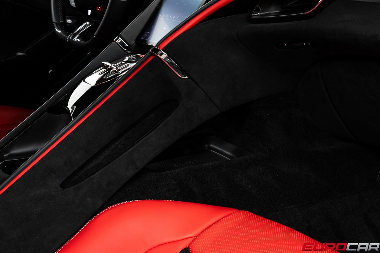 2023 Ferrari Roma *CARBON STEERING WHEEL * CUSTOM VOSSEN WHEELS* - Photo 38 - Costa Mesa, CA 92626