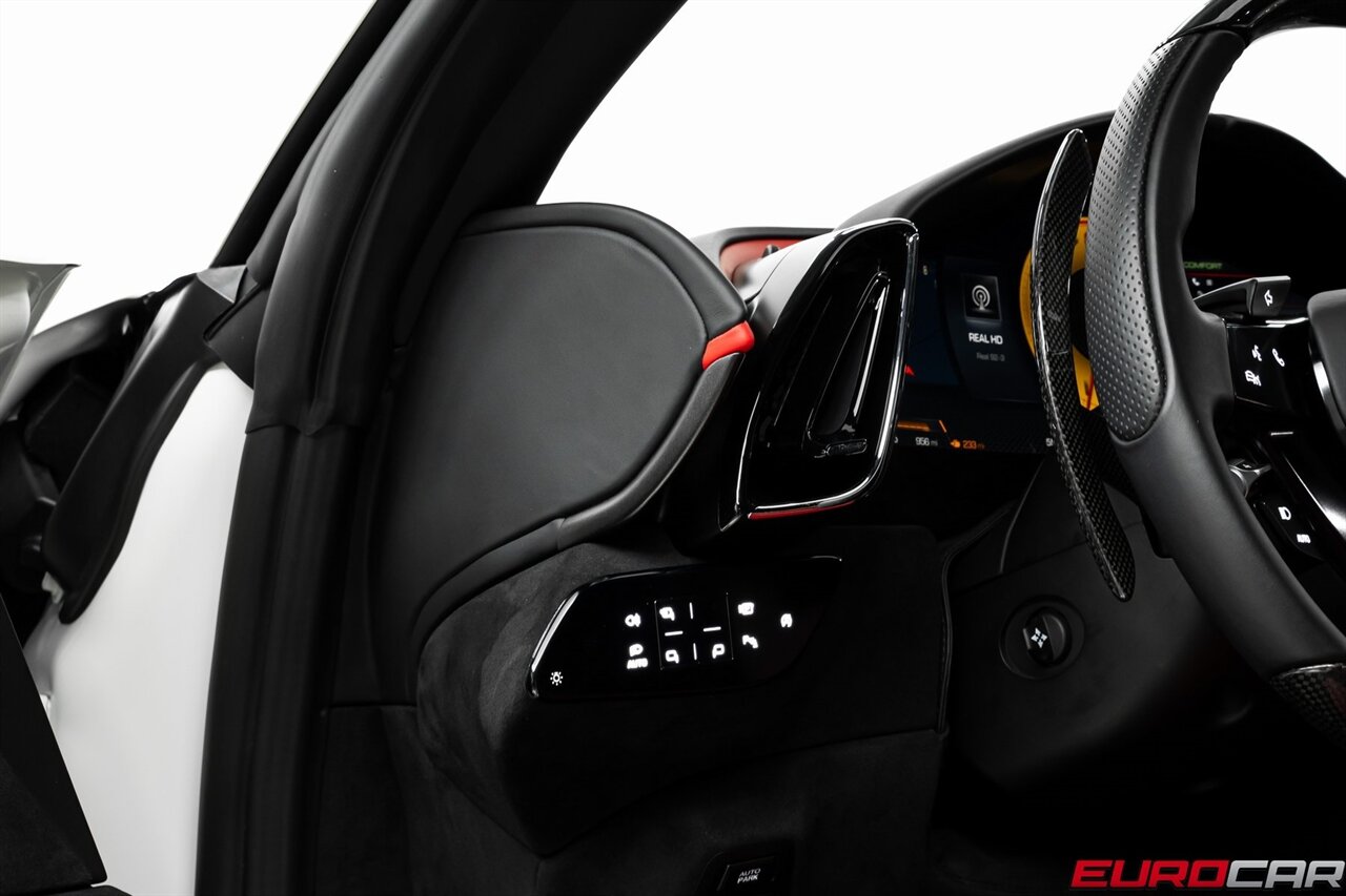 2023 Ferrari Roma *CARBON STEERING WHEEL * CUSTOM VOSSEN WHEELS* - Photo 28 - Costa Mesa, CA 92626