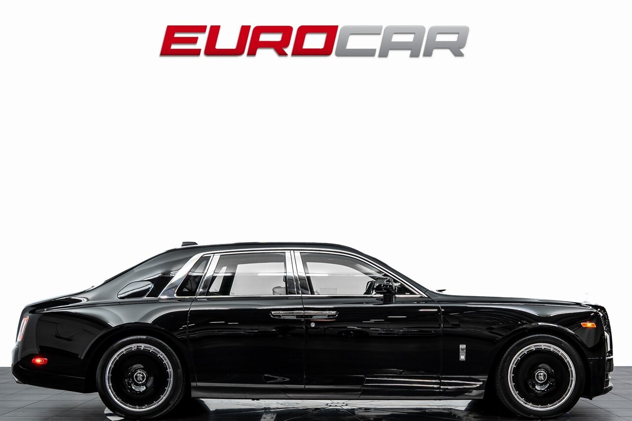2025 Rolls-Royce Phantom  *SHOOTING STAR HEADLINER * REAR THEATER * IMMERSIVE REAR SEATS* - Photo 7 - Costa Mesa, CA 92626