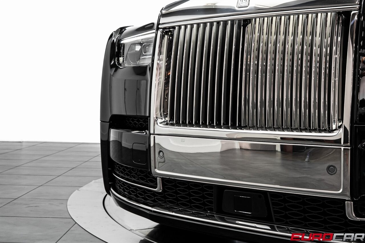 2025 Rolls-Royce Phantom  *SHOOTING STAR HEADLINER * REAR THEATER * IMMERSIVE REAR SEATS* - Photo 13 - Costa Mesa, CA 92626