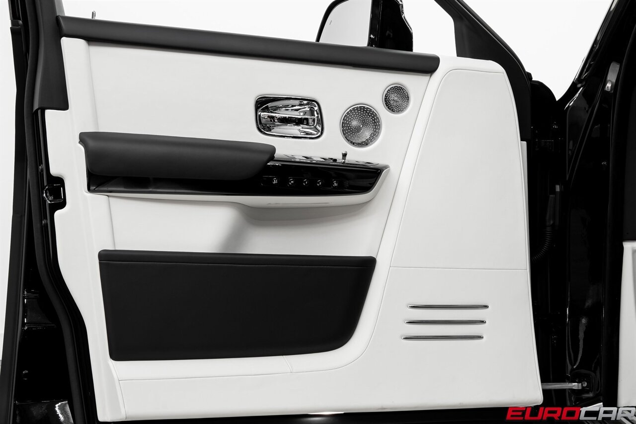 2025 Rolls-Royce Phantom  *SHOOTING STAR HEADLINER * REAR THEATER * IMMERSIVE REAR SEATS* - Photo 21 - Costa Mesa, CA 92626