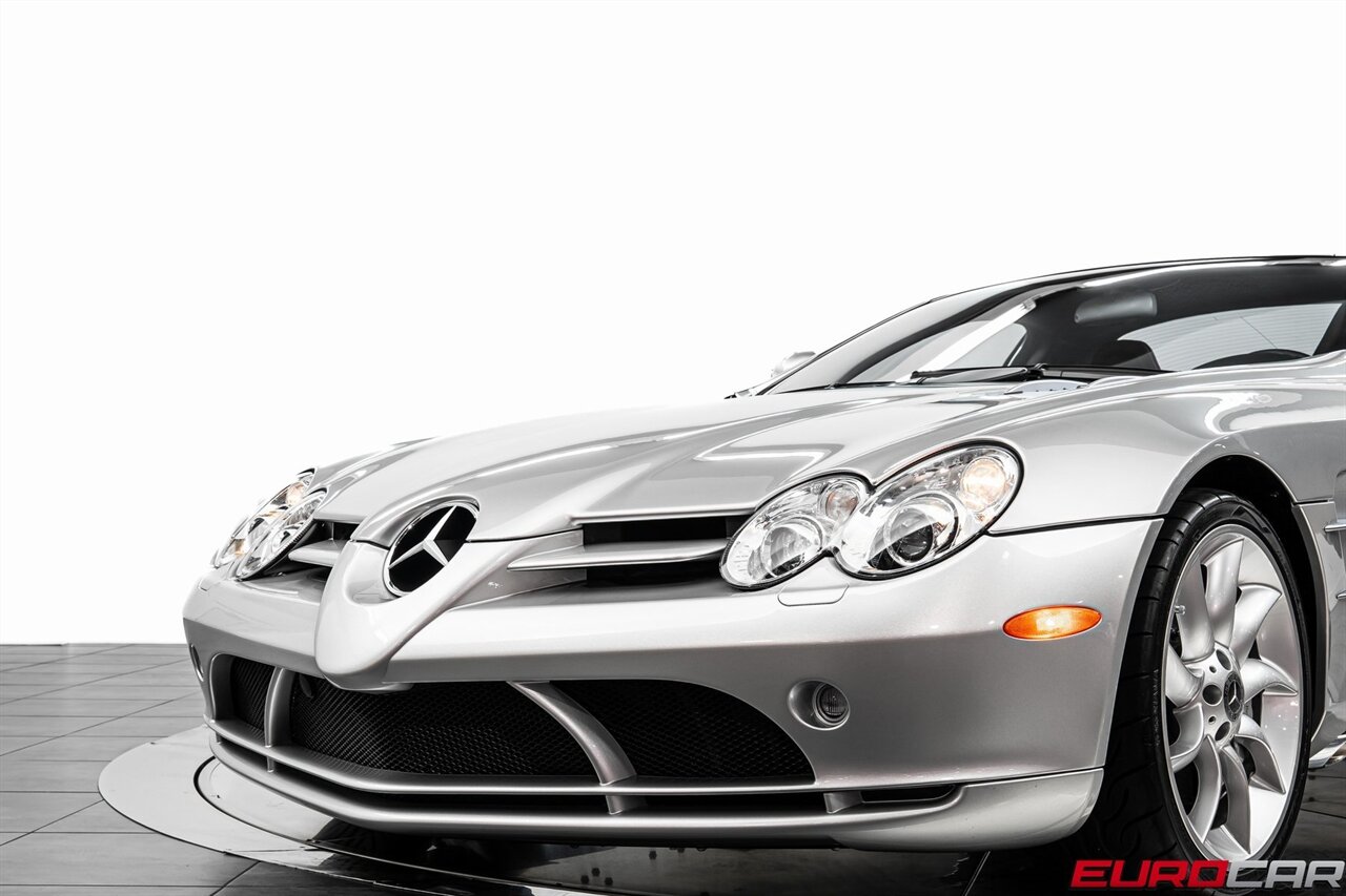 2005 Mercedes-Benz SLR *LESS THAN 3,000 MILES * CARBON FIBER SEATS*  *LESS THAN 3,000 MILES * CARBON FIBER REINFORCED BUCKET SEATS* - Photo 12 - Costa Mesa, CA 92626