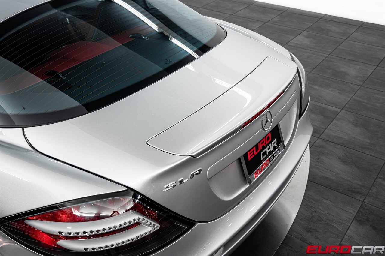 2005 Mercedes-Benz SLR *LESS THAN 3,000 MILES * CARBON FIBER SEATS*  *LESS THAN 3,000 MILES * CARBON FIBER REINFORCED BUCKET SEATS* - Photo 18 - Costa Mesa, CA 92626