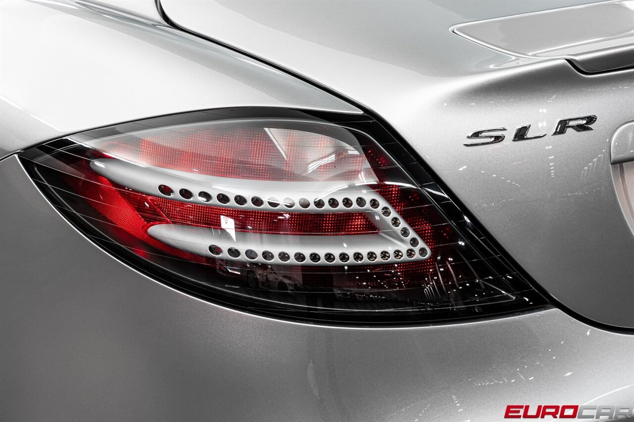 2005 Mercedes-Benz SLR *LESS THAN 3,000 MILES * CARBON FIBER SEATS*  *LESS THAN 3,000 MILES * CARBON FIBER REINFORCED BUCKET SEATS* - Photo 19 - Costa Mesa, CA 92626