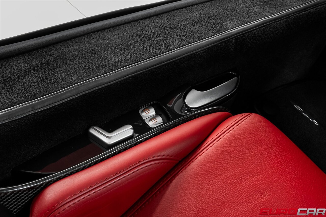 2005 Mercedes-Benz SLR *LESS THAN 3,000 MILES * CARBON FIBER SEATS*  *LESS THAN 3,000 MILES * CARBON FIBER REINFORCED BUCKET SEATS* - Photo 26 - Costa Mesa, CA 92626