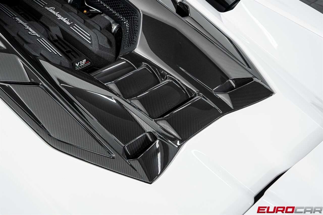 2025 Lamborghini Revuelto  *$56,600 IN CARBON OPTIONS * SPECIAL PAINT * SPORTIVA TRIM* - Photo 28 - Costa Mesa, CA 92626