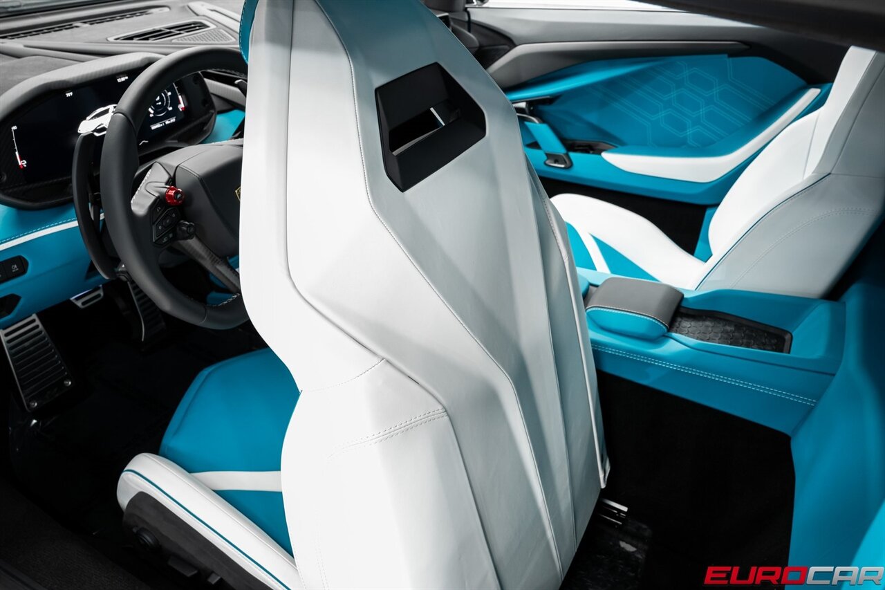 2025 Lamborghini Revuelto  *$56,600 IN CARBON OPTIONS * SPECIAL PAINT * SPORTIVA TRIM* - Photo 55 - Costa Mesa, CA 92626