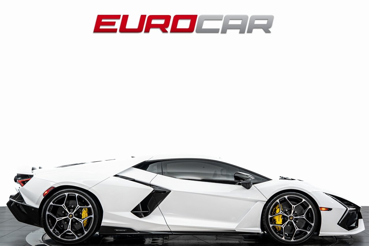 2025 Lamborghini Revuelto  *$56,600 IN CARBON OPTIONS * SPECIAL PAINT * SPORTIVA TRIM* - Photo 6 - Costa Mesa, CA 92626