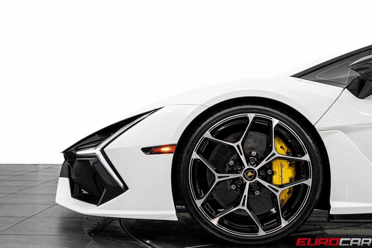 2025 Lamborghini Revuelto  *$56,600 IN CARBON OPTIONS * SPECIAL PAINT * SPORTIVA TRIM* - Photo 17 - Costa Mesa, CA 92626