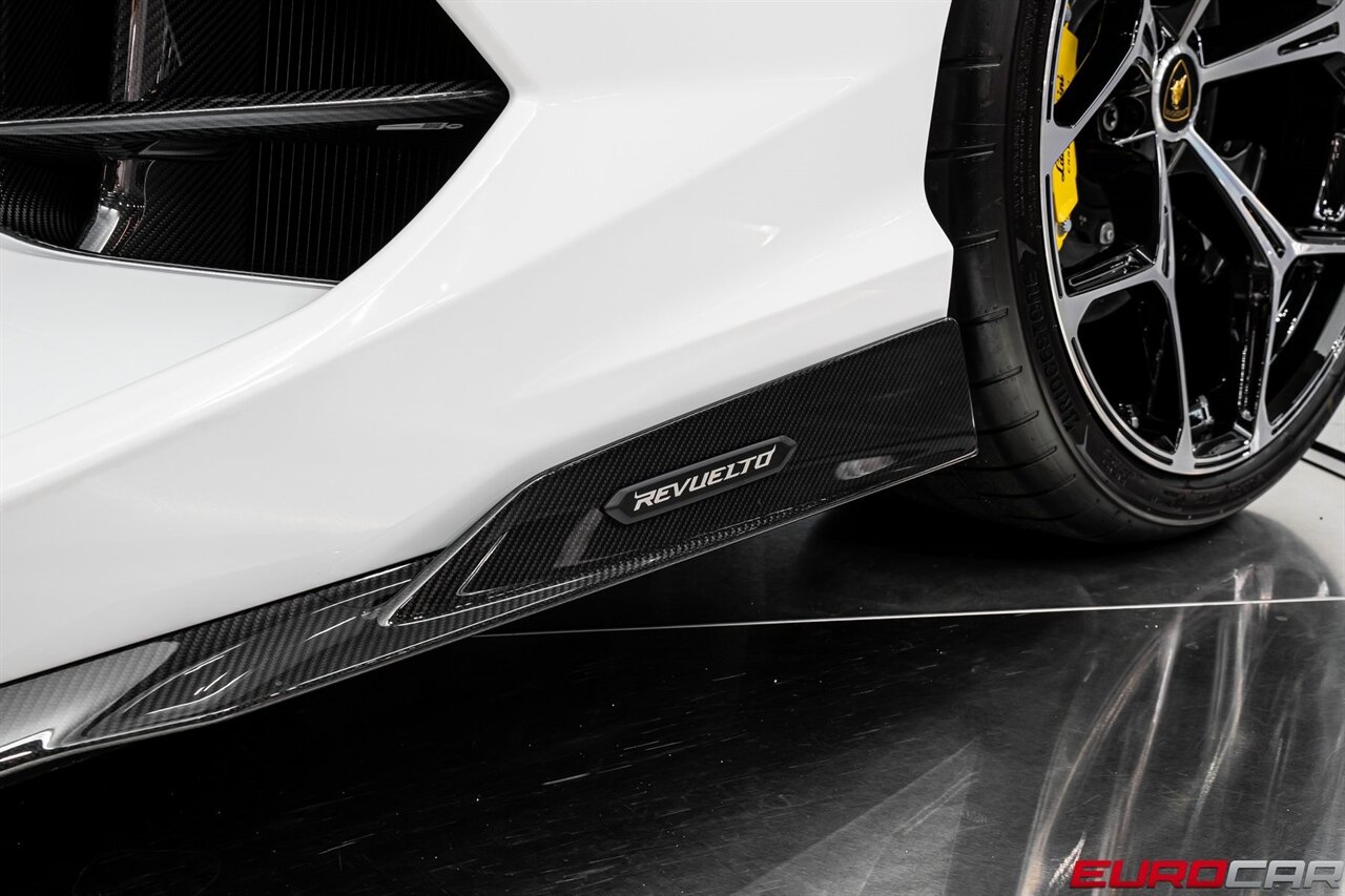 2025 Lamborghini Revuelto  *$56,600 IN CARBON OPTIONS * SPECIAL PAINT * SPORTIVA TRIM* - Photo 22 - Costa Mesa, CA 92626