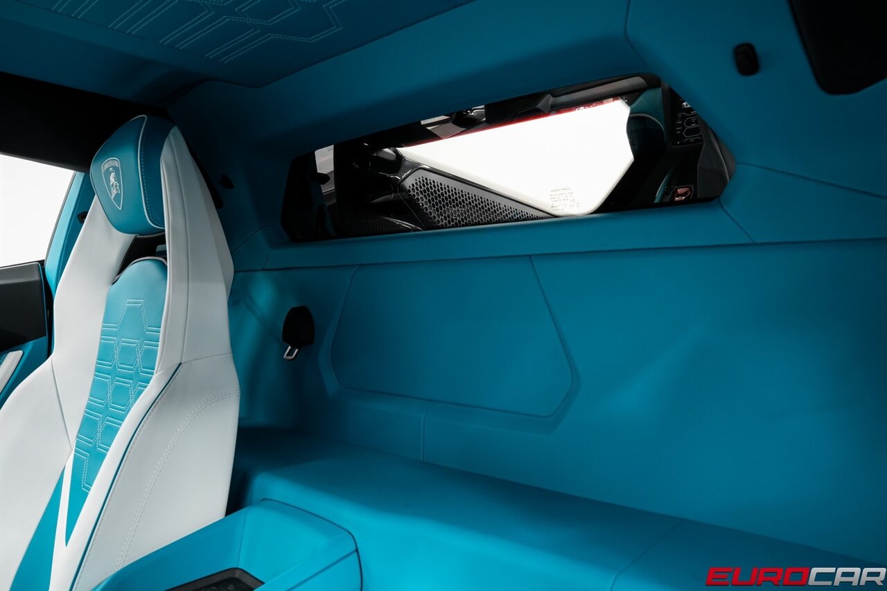 2025 Lamborghini Revuelto  *$56,600 IN CARBON OPTIONS * SPECIAL PAINT * SPORTIVA TRIM* - Photo 54 - Costa Mesa, CA 92626