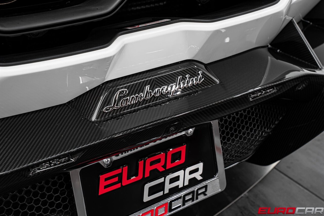 2025 Lamborghini Revuelto  *$56,600 IN CARBON OPTIONS * SPECIAL PAINT * SPORTIVA TRIM* - Photo 32 - Costa Mesa, CA 92626