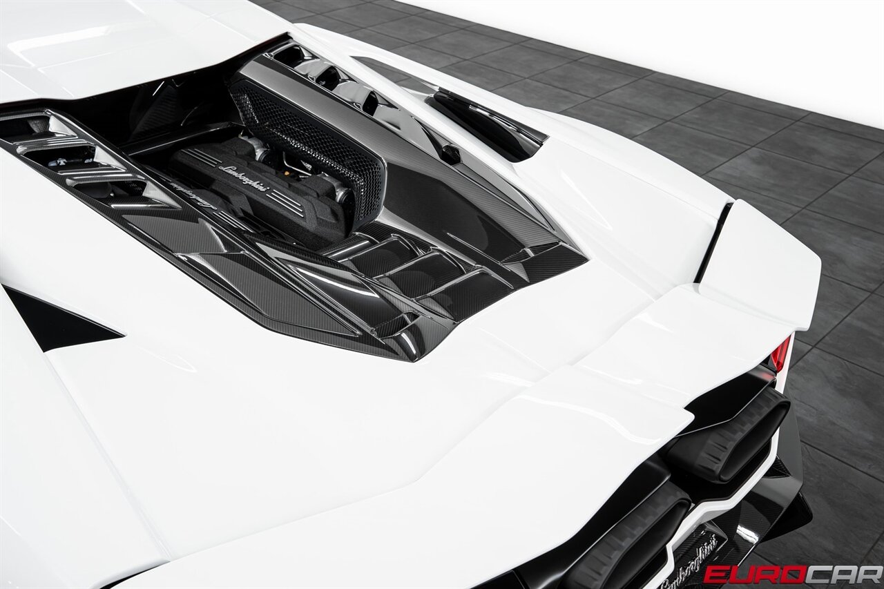 2025 Lamborghini Revuelto  *$56,600 IN CARBON OPTIONS * SPECIAL PAINT * SPORTIVA TRIM* - Photo 26 - Costa Mesa, CA 92626