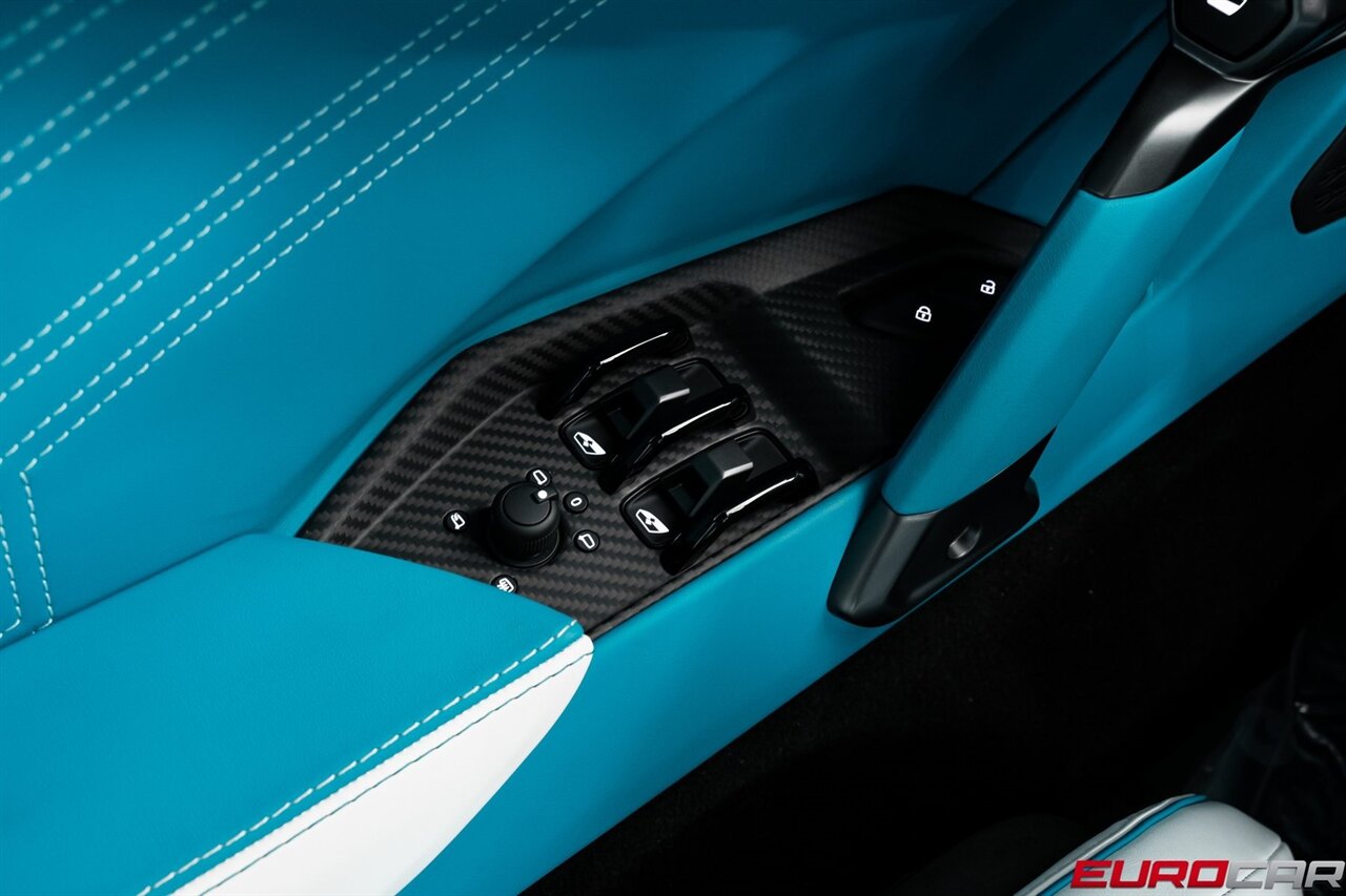 2025 Lamborghini Revuelto  *$56,600 IN CARBON OPTIONS * SPECIAL PAINT * SPORTIVA TRIM* - Photo 38 - Costa Mesa, CA 92626