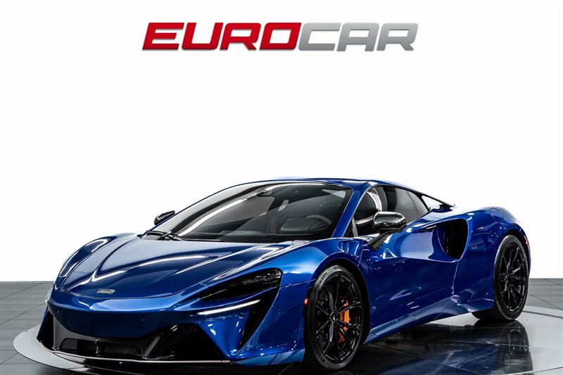 2023 McLaren Artura  