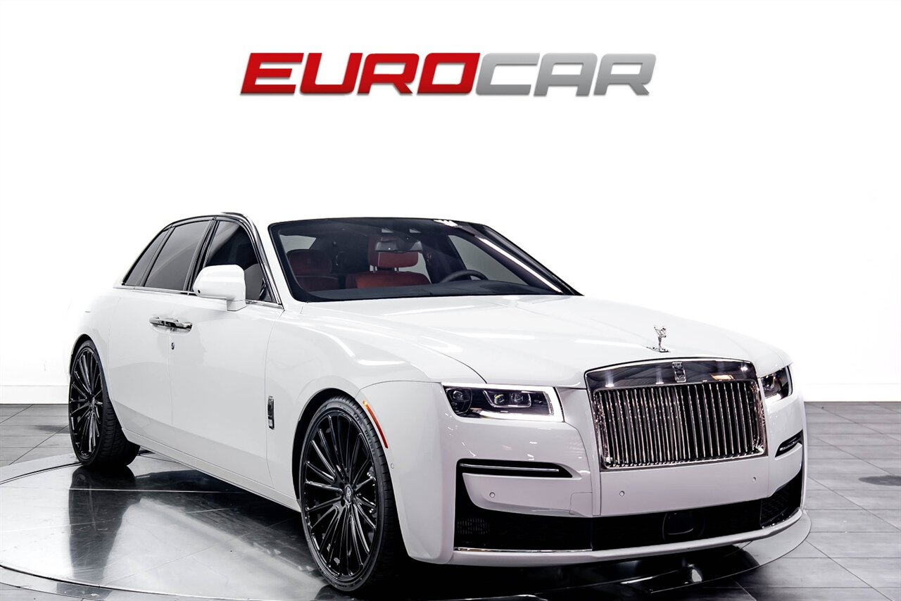 2024 Rolls-Royce Ghost  *STARLIGHT HEADLINER * 24 " CUSTOM WHEELS * BLACKWOOD VENEER* - Photo 7 - Costa Mesa, CA 92626