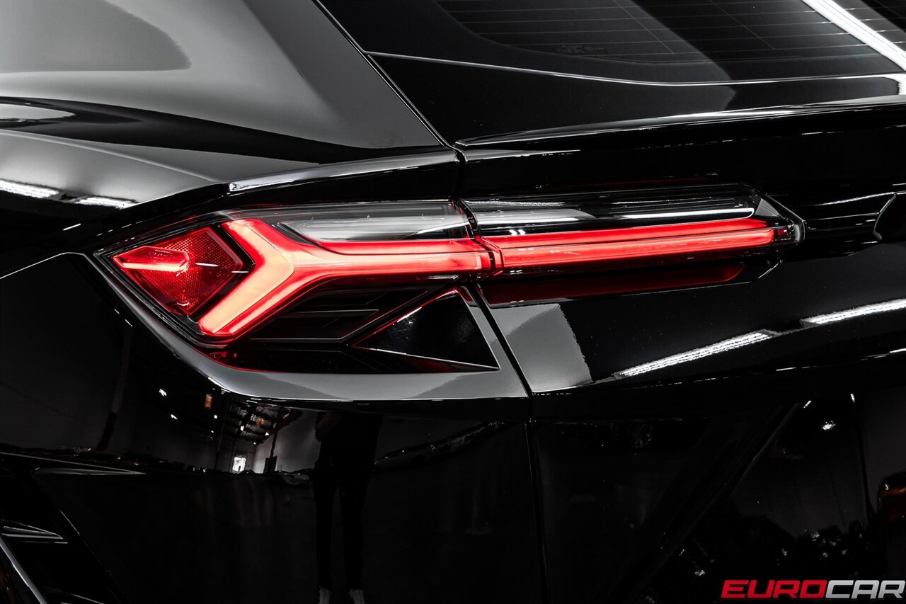 2024 Lamborghini Urus S *PANORAMIC SUNROOF * IMMACULATE CONDITION*   - Photo 17 - Costa Mesa, CA 92626