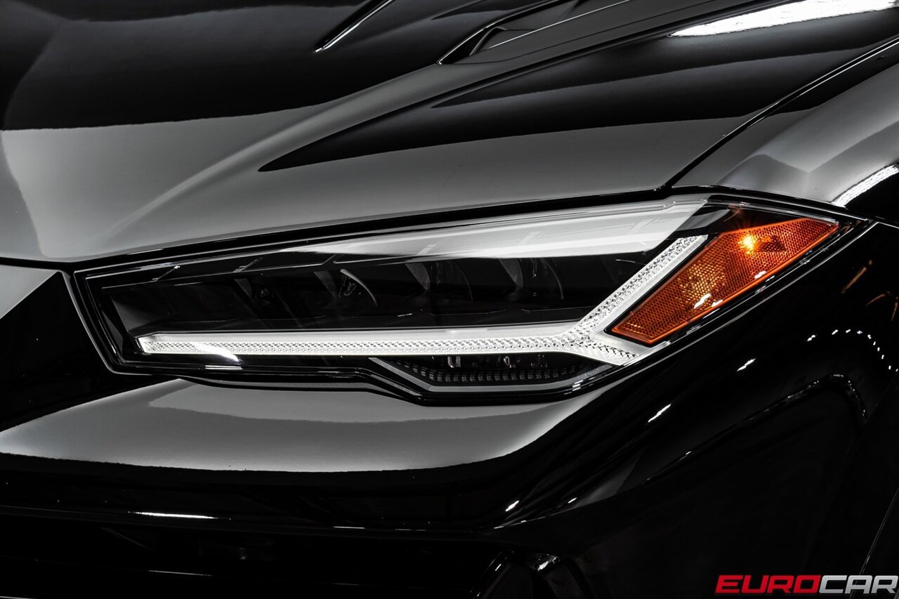 2024 Lamborghini Urus S *PANORAMIC SUNROOF * IMMACULATE CONDITION*   - Photo 10 - Costa Mesa, CA 92626