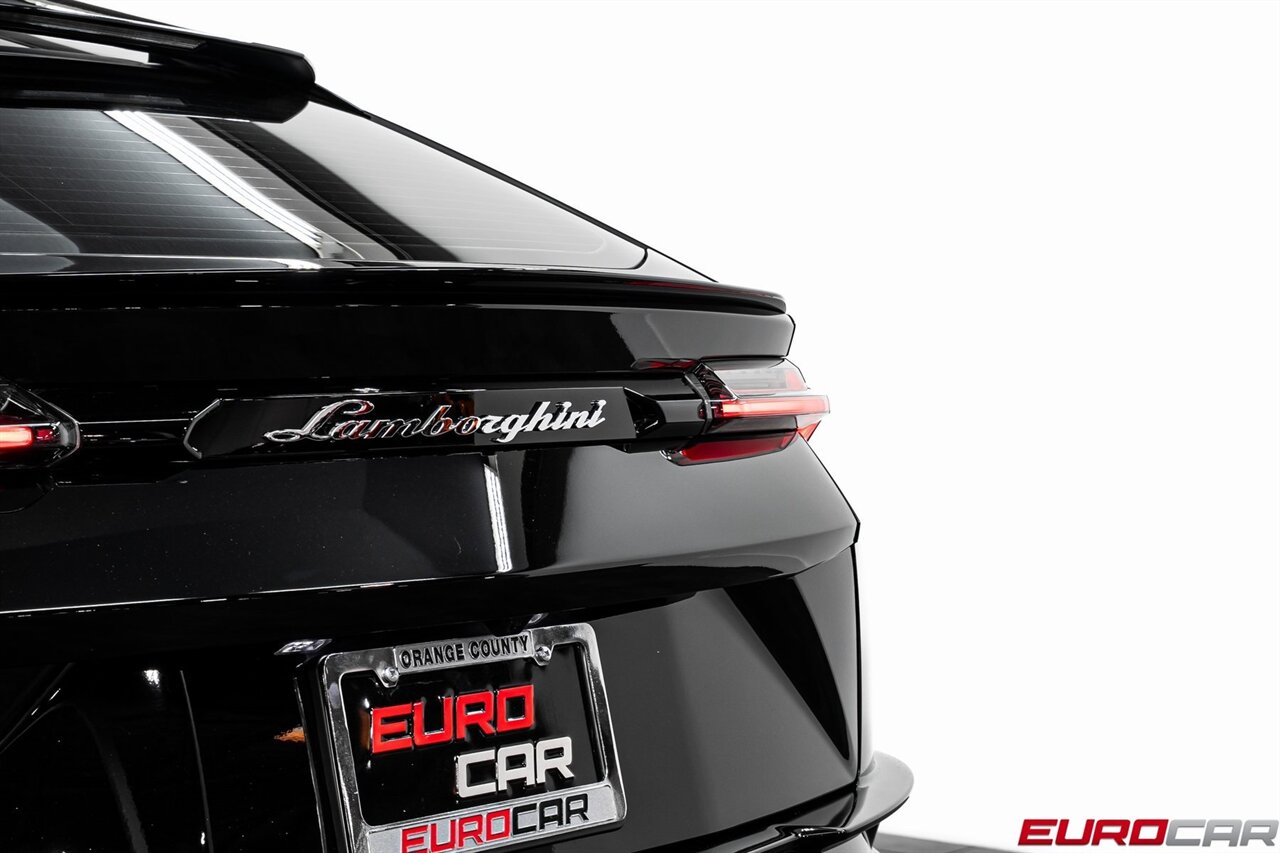 2024 Lamborghini Urus S *PANORAMIC SUNROOF * IMMACULATE CONDITION*   - Photo 18 - Costa Mesa, CA 92626