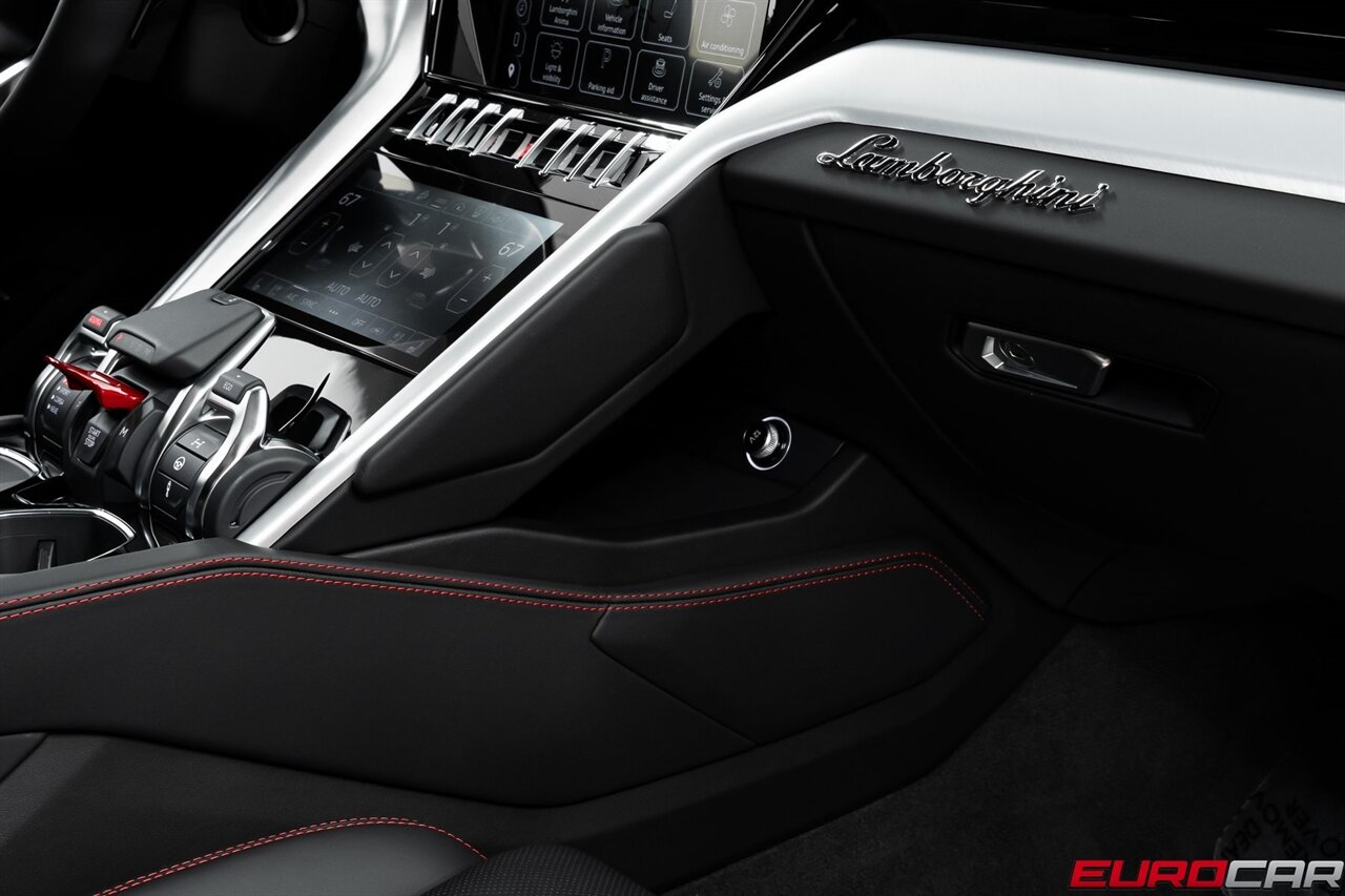 2024 Lamborghini Urus S *PANORAMIC SUNROOF * IMMACULATE CONDITION*   - Photo 34 - Costa Mesa, CA 92626